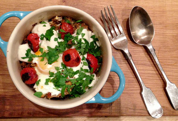 (mini) Spiced lamb w/ tahini yoghurt & charred tomatoes The Anti-diet: Blah blah Moderation blahhh...